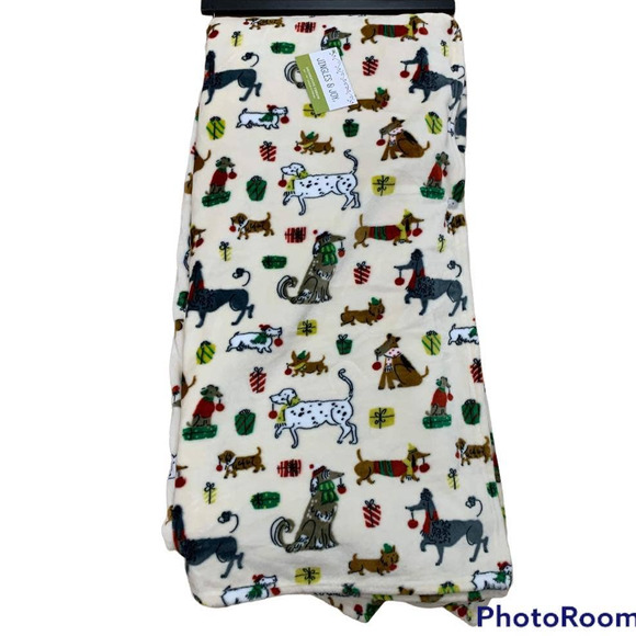 Jingles & Joy Christmas Dogs Dalmatian Dachshund Poodle Presents Throw Blanket - Picture 1 of 10